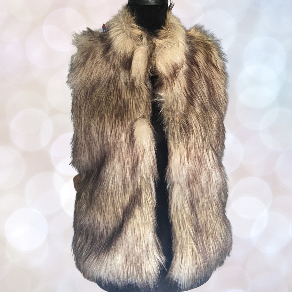 Beautiful Faux Fur Vest (Ci Sono by Cavalini) - Picture 5 of 15